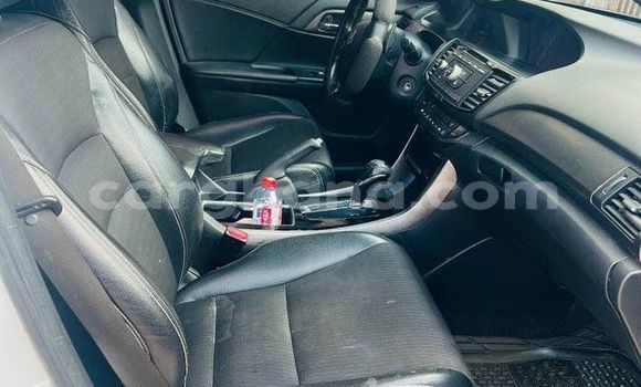 Sayi Na hannu Honda Accord White Mota in Accra a Greater Accra Sayi Na hannu Honda Accord White Mota in Accra a Greater Accra