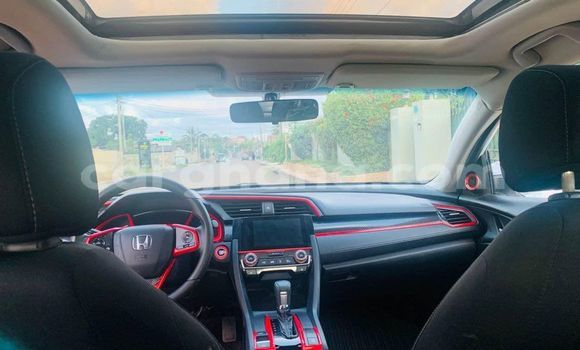 Sayi Na hannu Honda Civic White Mota in Accra a Greater Accra Sayi Na hannu Honda Civic White Mota in Accra a Greater Accra