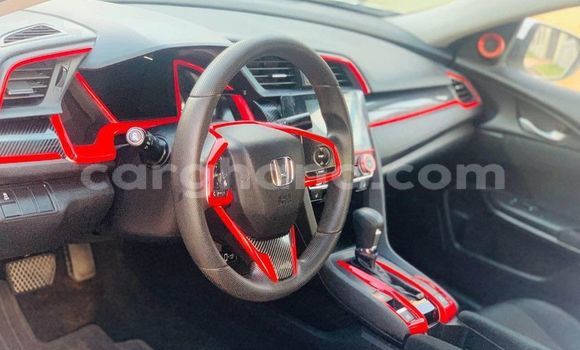 Sayi Na hannu Honda Civic White Mota in Accra a Greater Accra Sayi Na hannu Honda Civic White Mota in Accra a Greater Accra