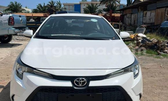 Sayi Na hannu Toyota Corolla White Mota in Accra a Greater Accra Sayi Na hannu Toyota Corolla White Mota in Accra a Greater Accra