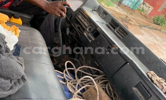 Sayi Na hannu Hyundai Marcia White Mota in Accra a Greater Accra Sayi Na hannu Hyundai Marcia White Mota in Accra a Greater Accra