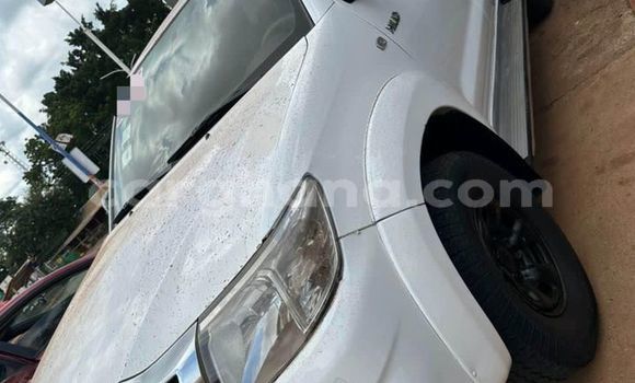 Sayi Na hannu Toyota Hilux White Mota in Accra a Greater Accra Sayi Na hannu Toyota Hilux White Mota in Accra a Greater Accra