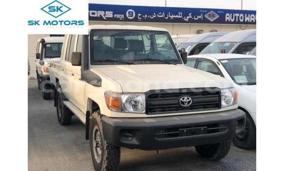 Ra Imported Toyota Land Cruiser funfun Ọkọ̀ in Import - Dubai ni Ashanti Ra Imported Toyota Land Cruiser funfun Ọkọ̀ in Import - Dubai ni Ashanti