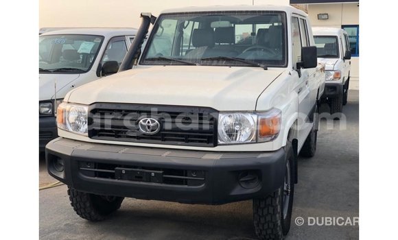 Ra Imported Toyota Land Cruiser funfun Ọkọ̀ in Import - Dubai ni Ashanti Ra Imported Toyota Land Cruiser funfun Ọkọ̀ in Import - Dubai ni Ashanti