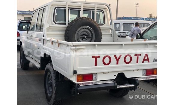 Ra Imported Toyota Land Cruiser funfun Ọkọ̀ in Import - Dubai ni Ashanti Ra Imported Toyota Land Cruiser funfun Ọkọ̀ in Import - Dubai ni Ashanti
