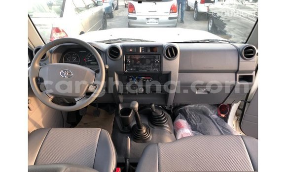 Buy Import Toyota Land Cruiser White Car in Import - Dubai in Ashanti Buy Import Toyota Land Cruiser White Car in Import - Dubai in Ashanti