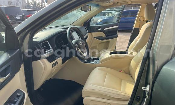 Buy Used Toyota Highlander Beige Car in Sekondi–Takoradi Metropolitan in Western Buy Used Toyota Highlander Beige Car in Sekondi–Takoradi Metropolitan in Western