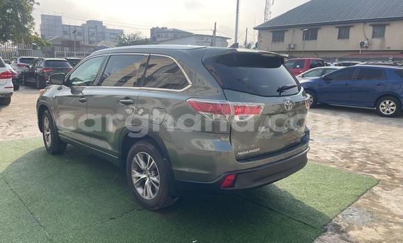 Buy Used Toyota Highlander Beige Car in Sekondi–Takoradi Metropolitan in Western Buy Used Toyota Highlander Beige Car in Sekondi–Takoradi Metropolitan in Western