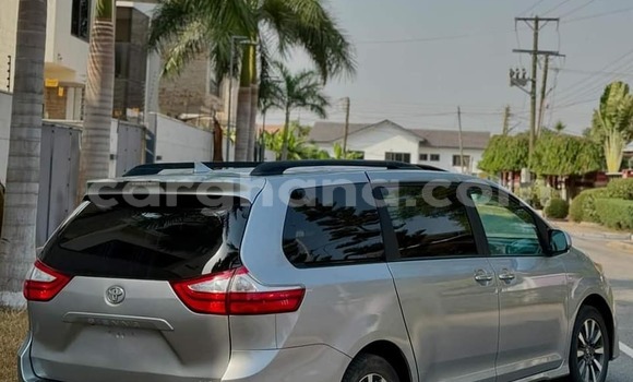 Ra Àlòkù Toyota Sienna Black Ọkọ̀ in Kumasi ni Ashanti Ra Àlòkù Toyota Sienna Black Ọkọ̀ in Kumasi ni Ashanti