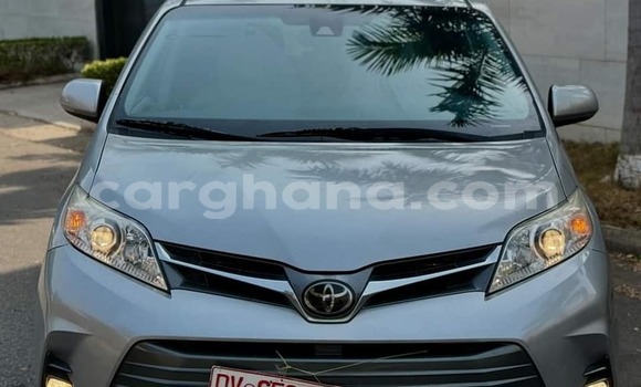 Ra Àlòkù Toyota Sienna Black Ọkọ̀ in Kumasi ni Ashanti Ra Àlòkù Toyota Sienna Black Ọkọ̀ in Kumasi ni Ashanti