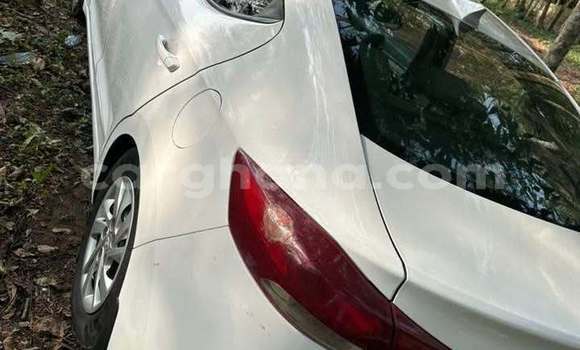 Sayi Na hannu Hyundai Elantra White Mota in Accra a Greater Accra Sayi Na hannu Hyundai Elantra White Mota in Accra a Greater Accra