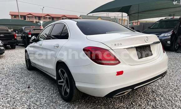 Sayi Na hannu Mercedes‒Benz C–Class White Mota in Accra a Greater Accra Sayi Na hannu Mercedes‒Benz C–Class White Mota in Accra a Greater Accra