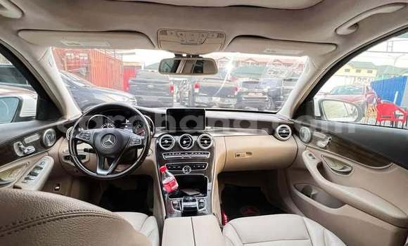 Sayi Na hannu Mercedes‒Benz C–Class White Mota in Accra a Greater Accra Sayi Na hannu Mercedes‒Benz C–Class White Mota in Accra a Greater Accra