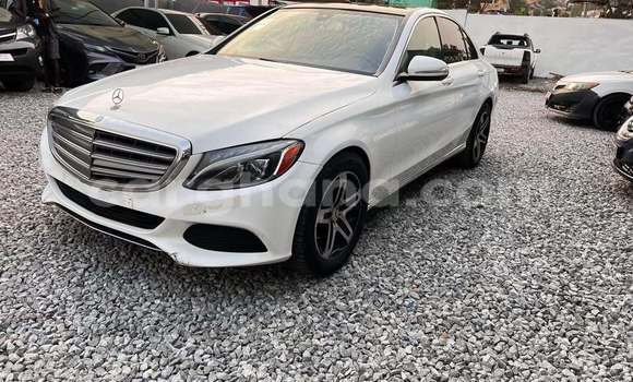 Sayi Na hannu Mercedes‒Benz C–Class White Mota in Accra a Greater Accra Sayi Na hannu Mercedes‒Benz C–Class White Mota in Accra a Greater Accra