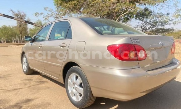 Sayi Na hannu Toyota Corolla Azurfa Mota in Sekondi a Yamma Sayi Na hannu Toyota Corolla Azurfa Mota in Sekondi a Yamma
