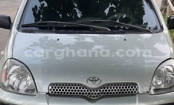 Buy Used Toyota Yaris Verso Silver Car in Sekondi in Western