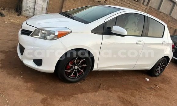 Ra Àlòkù Toyota Yaris funfun Ọkọ̀ in Sekondi–Takoradi Metropolitan ni Oorun Ra Àlòkù Toyota Yaris funfun Ọkọ̀ in Sekondi–Takoradi Metropolitan ni Oorun