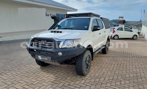 Buy Used Toyota Hilux White Car in Accra in Greater Accra Buy Used Toyota Hilux White Car in Accra in Greater Accra