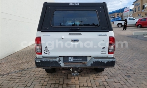 Buy Used Toyota Hilux White Car in Accra in Greater Accra Buy Used Toyota Hilux White Car in Accra in Greater Accra