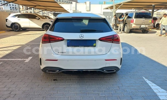 Ra Àlòkù Mercedes-Benz A200 funfun Ọkọ̀ in Accra ni Greater Accra Ra Àlòkù Mercedes-Benz A200 funfun Ọkọ̀ in Accra ni Greater Accra
