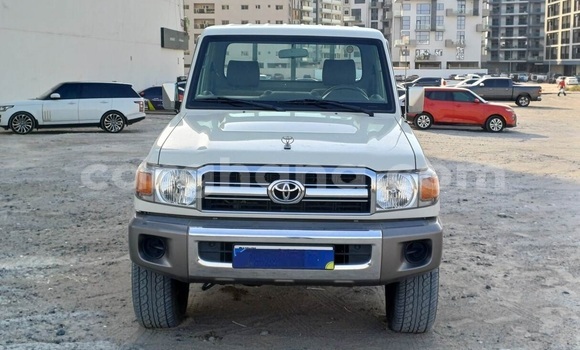 Ra Àlòkù Toyota Land Cruiser funfun Ọkọ̀ in Accra ni Greater Accra Ra Àlòkù Toyota Land Cruiser funfun Ọkọ̀ in Accra ni Greater Accra