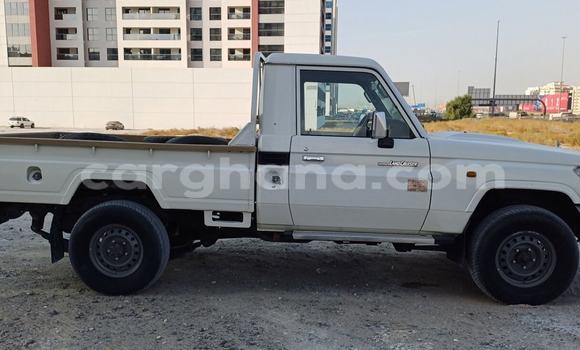 Ra Àlòkù Toyota Land Cruiser funfun Ọkọ̀ in Accra ni Greater Accra Ra Àlòkù Toyota Land Cruiser funfun Ọkọ̀ in Accra ni Greater Accra
