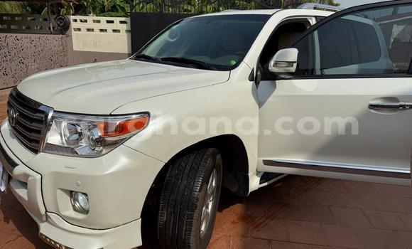 Ra Àlòkù Toyota Land Cruiser funfun Ọkọ̀ in Accra ni Greater Accra