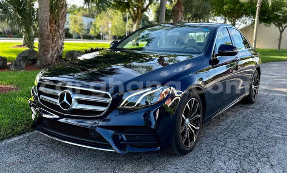 Buy Used Mercedes-Benz E-Classe Blue Car in Abura in Central