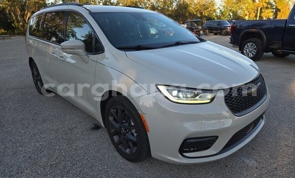 Buy Used Chrysler Pacifica White Car in Accra in Greater Accra Buy Used Chrysler Pacifica White Car in Accra in Greater Accra