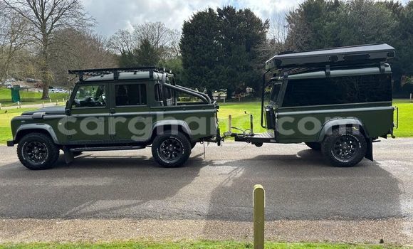 Ra Àlòkù Land Rover Defender Alawọ ewe Ọkọ̀ in Accra ni Greater Accra