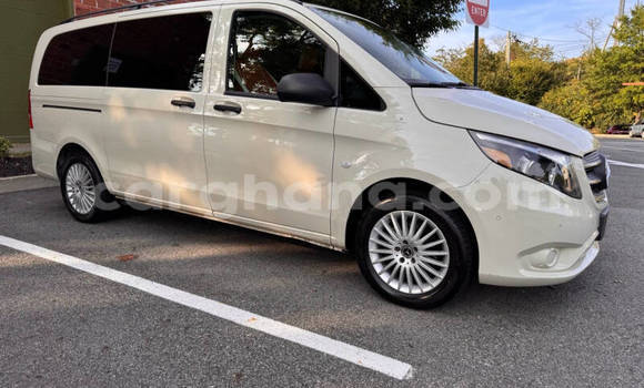Buy Used Mercedes‒Benz Vito White Car in Accra in Greater Accra