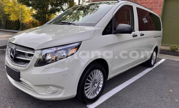 Ra Àlòkù Mercedes‒Benz Vito funfun Ọkọ̀ in Accra ni Greater Accra Ra Àlòkù Mercedes‒Benz Vito funfun Ọkọ̀ in Accra ni Greater Accra