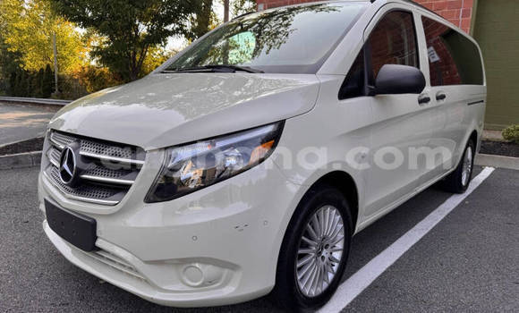 Ra Àlòkù Mercedes‒Benz Vito funfun Ọkọ̀ in Accra ni Greater Accra Ra Àlòkù Mercedes‒Benz Vito funfun Ọkọ̀ in Accra ni Greater Accra