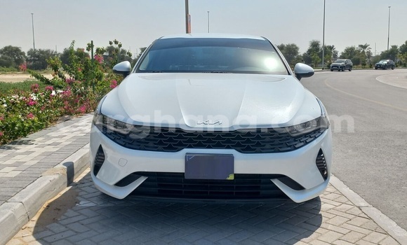 Buy Used Kia K5 White Car in Accra in Greater Accra Buy Used Kia K5 White Car in Accra in Greater Accra