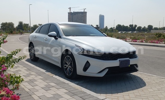 Buy Used Kia K5 White Car in Accra in Greater Accra Buy Used Kia K5 White Car in Accra in Greater Accra