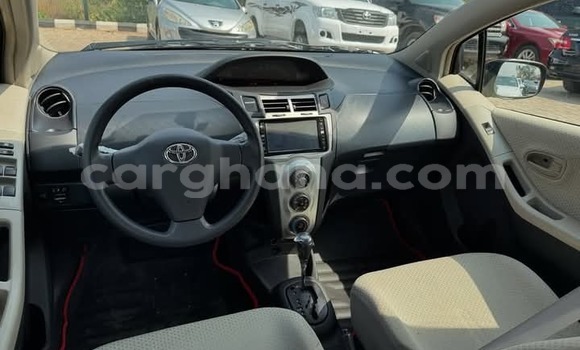 Sayi Na hannu Toyota Yaris Black Mota in Takoradi a Yamma Sayi Na hannu Toyota Yaris Black Mota in Takoradi a Yamma