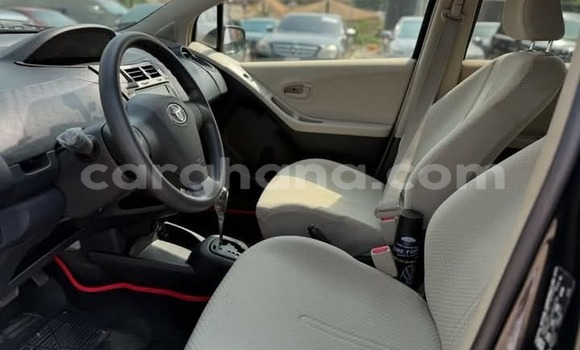 Sayi Na hannu Toyota Yaris Black Mota in Takoradi a Yamma Sayi Na hannu Toyota Yaris Black Mota in Takoradi a Yamma