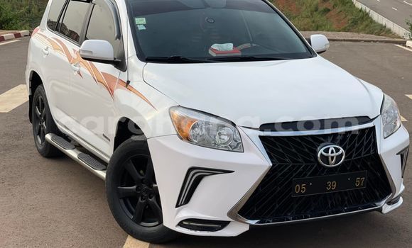 Buy Used Toyota RAV4 White Car in Accra in Greater Accra Buy Used Toyota RAV4 White Car in Accra in Greater Accra