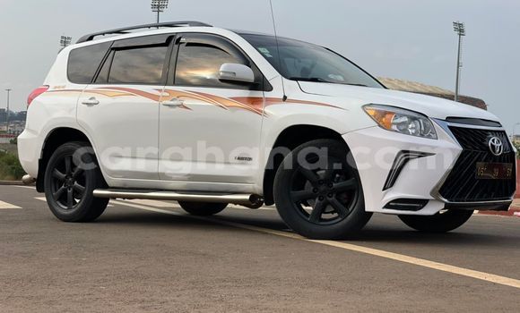 Buy Used Toyota RAV4 White Car in Accra in Greater Accra Buy Used Toyota RAV4 White Car in Accra in Greater Accra