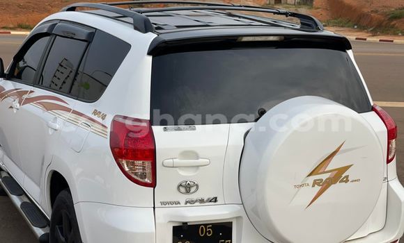 Buy Used Toyota RAV4 White Car in Accra in Greater Accra Buy Used Toyota RAV4 White Car in Accra in Greater Accra