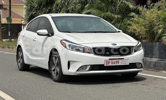 Ra Àlòkù Kia Forte funfun Ọkọ̀ in Accra ni Greater Accra Ra Àlòkù Kia Forte funfun Ọkọ̀ in Accra ni Greater Accra