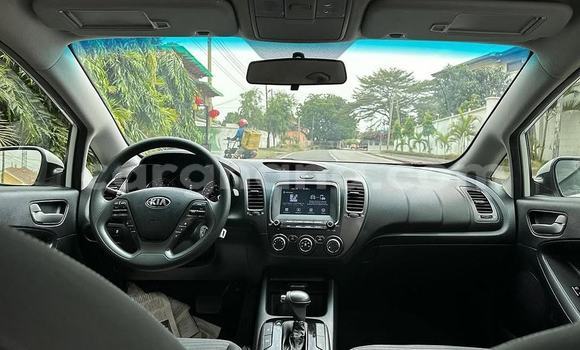 Ra Àlòkù Kia Forte funfun Ọkọ̀ in Accra ni Greater Accra Ra Àlòkù Kia Forte funfun Ọkọ̀ in Accra ni Greater Accra