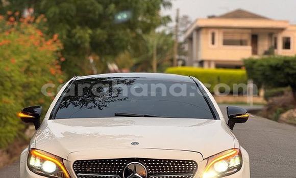 Ra Àlòkù Mercedes‒Benz C–Class funfun Ọkọ̀ in Accra ni Greater Accra Ra Àlòkù Mercedes‒Benz C–Class funfun Ọkọ̀ in Accra ni Greater Accra
