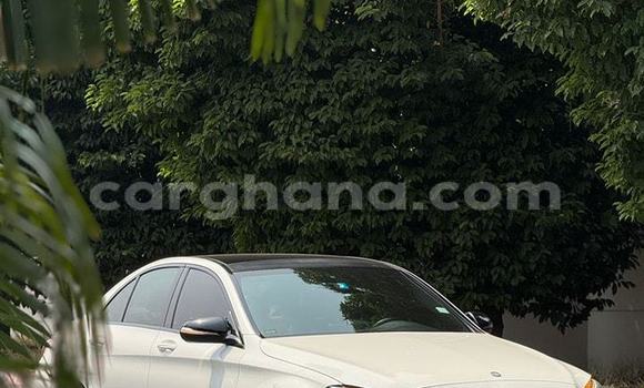 Ra Àlòkù Mercedes‒Benz C–Class funfun Ọkọ̀ in Kumasi ni Ashanti Ra Àlòkù Mercedes‒Benz C–Class funfun Ọkọ̀ in Kumasi ni Ashanti