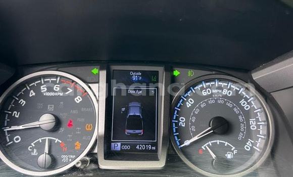 Ra Àlòkù Toyota Tacoma funfun Ọkọ̀ in Accra ni Greater Accra Ra Àlòkù Toyota Tacoma funfun Ọkọ̀ in Accra ni Greater Accra