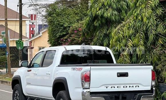 Ra Àlòkù Toyota Tacoma funfun Ọkọ̀ in Accra ni Greater Accra Ra Àlòkù Toyota Tacoma funfun Ọkọ̀ in Accra ni Greater Accra