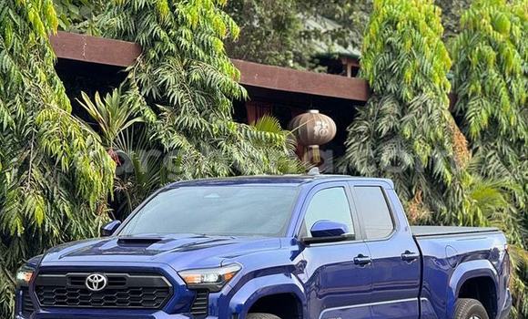 Ra Àlòkù Toyota Tacoma Blue Ọkọ̀ in Accra ni Greater Accra
