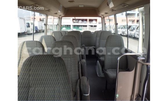Ra Imported Toyota Coaster funfun Ọkọ̀ in Import - Dubai ni Ashanti Ra Imported Toyota Coaster funfun Ọkọ̀ in Import - Dubai ni Ashanti