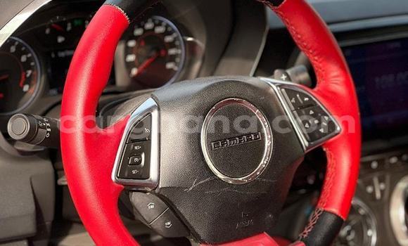 Ra Àlòkù Chevrolet Camaro funfun Ọkọ̀ in Accra ni Greater Accra Ra Àlòkù Chevrolet Camaro funfun Ọkọ̀ in Accra ni Greater Accra