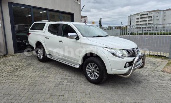 Buy Used Mitsubishi Triton White Car in Accra in Greater Accra Buy Used Mitsubishi Triton White Car in Accra in Greater Accra